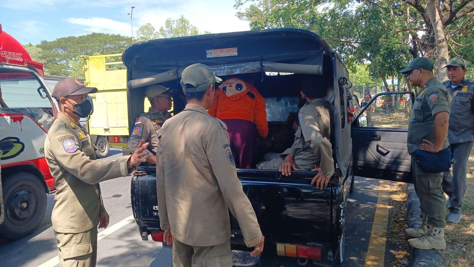 Satpol PP Amankan Pasangan Kumpul Kebo dan 11 Anjal di Kota X